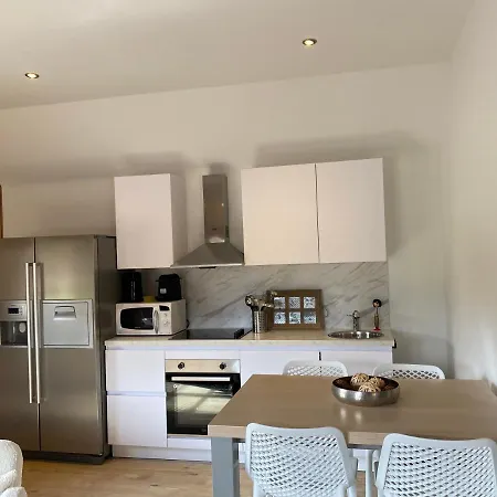 Dom wakacyjny Le Logis Des Chenes, Superbe Dans Quartier Residentiel Proche De Namur Wépion