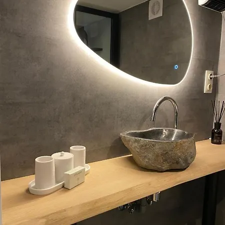 Le Logis Des Chenes, Superbe Dans Quartier Residentiel Proche De Namur Wépion