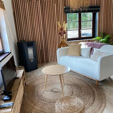 Le Logis Des Chenes, Superbe Dans Quartier Residentiel Proche De Namur Wépion