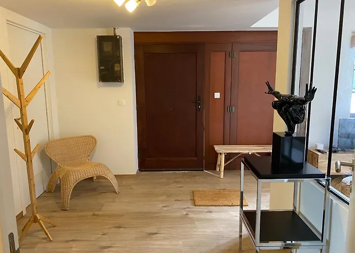 Le Logis Des Chênes, Superbe Dans Quartier Résidentiel Proche De Namur Hébergement de vacances *